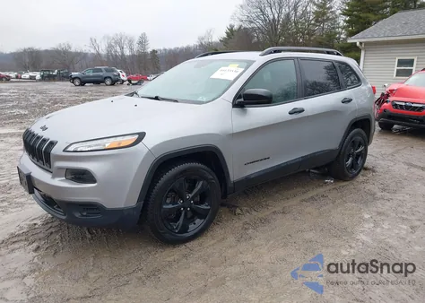 2017 Jeep Cherokee Altitude 4X4 z USA, uszkodzony, nr VIN 1C4PJMAB4HW625139